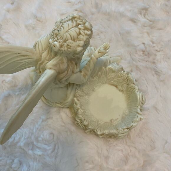 Partylite Ariana Fairy Blowing Kisses Porcelain Tea Light Candle Holder - Picture 9 of 11